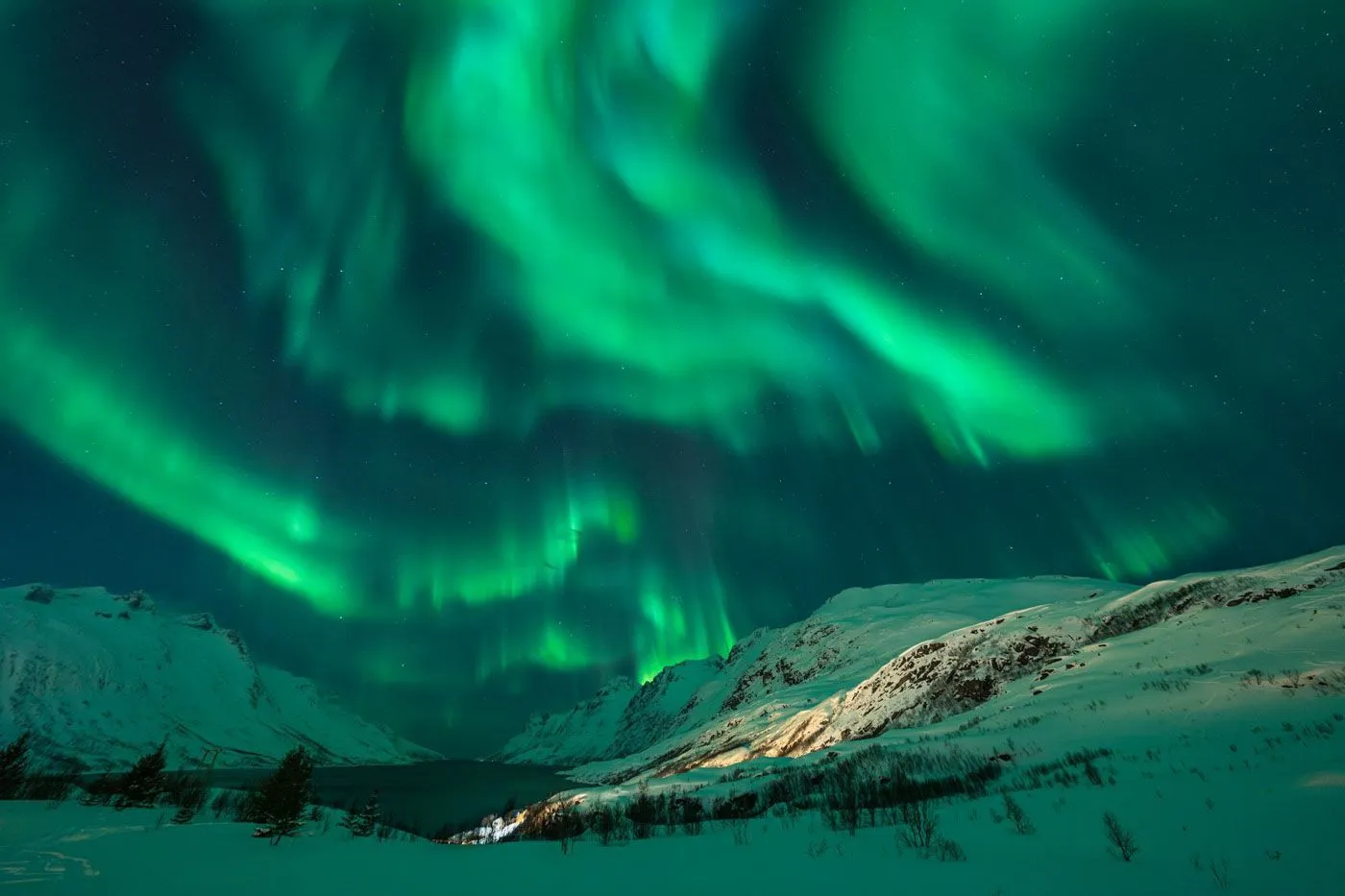 Tromso Northern Lights | Tromso Photo Tour | workshopsphototours.com Northern Lights display near Tromsø | Northern Lights photo tour